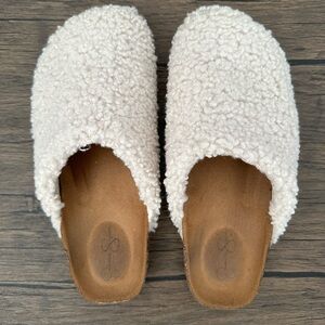 Jessica Simpson house clogs
